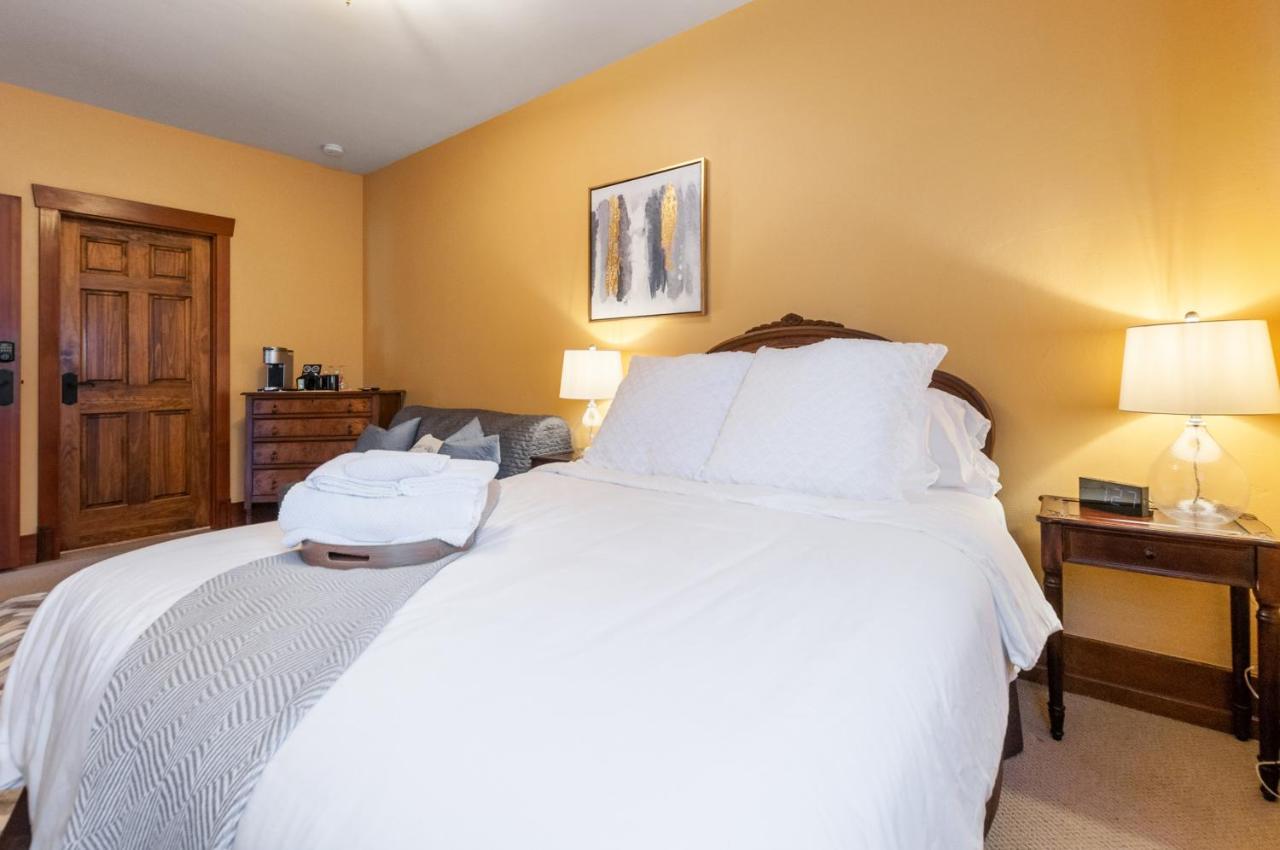 Casa Grande Inn & Suites Penticton Eksteriør billede
