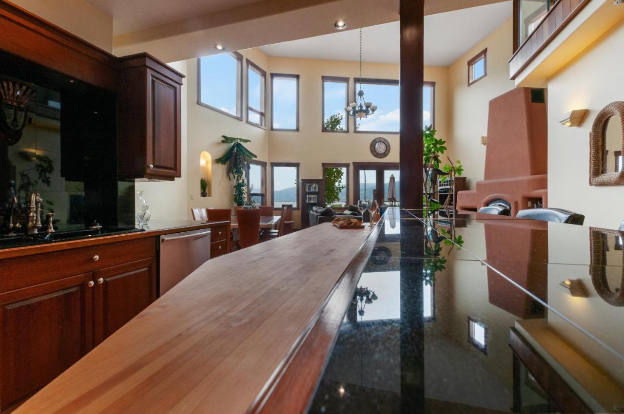 Casa Grande Inn & Suites Penticton Eksteriør billede