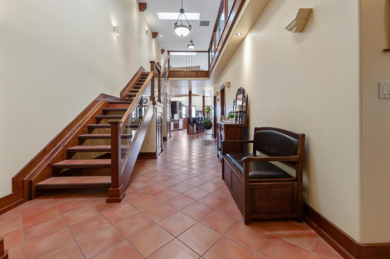 Casa Grande Inn & Suites Penticton Eksteriør billede